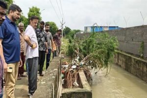 उप मुख्यमंत्री ने जलमग्न क्षेत्रों का दौरा कर स्थिति का लिया जायजा