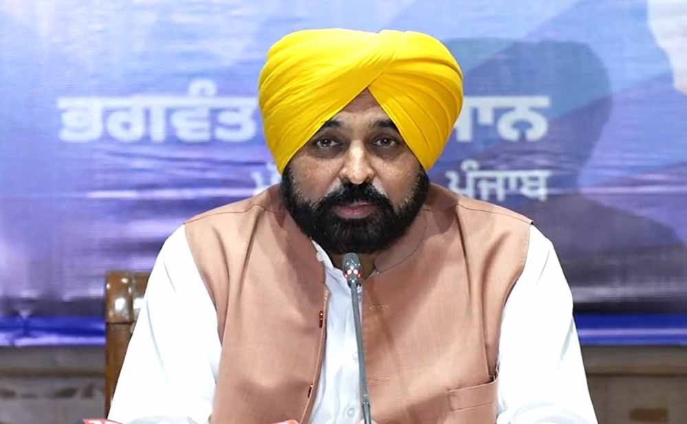 रेप केस दबाने के लिए 5 करोड़ की रिश्वत का आरोप, भगवंत मान की पत्नी को NHRC का नोटिस