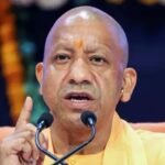 NCR में बढ़ते वायु प्रदूषण पर CM योगी सख्त, पराली जलाने और प्रदूषणकारी उद्योगों पर कार्रवाई के निर्देश
