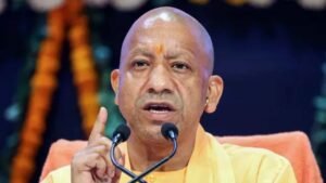 NCR में बढ़ते वायु प्रदूषण पर CM योगी सख्त, पराली जलाने और प्रदूषणकारी उद्योगों पर कार्रवाई के निर्देश