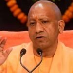 प्राइवेट स्कूल शिक्षकों को योगी सरकार की बड़ी सौगात, 3 लाख टीचरों को मिलेगा कैशलेस इलाज