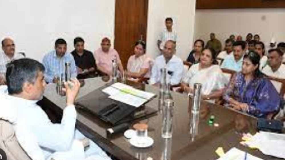 हरियाणा के शिक्षा मंत्री महिपाल ढांडा ने कानूनगो को लगाई फटकार, बोले- ‘जनता की सेवा के लिए हो, थानेदार मत बनो’