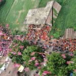 कांवड़ियों पर हेलीकॉप्टर से पुष्पवर्षा, गूंजा हर-हर महादेव का जयघोष