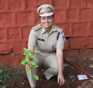 7वीं वाहिनी विसबल भोपाल द्वारा लाल परेड ग्राउंड में 300 पौधों का रोपण