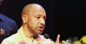 योगी सरकार की पहलः आईएएस-आईपीएस और आईएफएस अधिकारी हर माह विद्यार्थियों से करेंगे संवाद