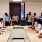 विश्वभूषण मिश्र का तबादला, काशी विश्वनाथ मंदिर के नए CEO की तलाश तेज