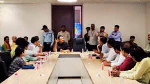 विश्वभूषण मिश्र का तबादला, काशी विश्वनाथ मंदिर के नए CEO की तलाश तेज