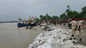 भागलपुर के राघोपुर में 32 साल से गंगा का कहर, करोड़ों खर्च के बाद भी कटाव जारी