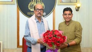राज्यपाल  रमेन डेका से मंत्री टंकराम वर्मा ने की सौजन्य भेंट