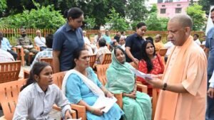 हर जरूरतमंद का आयुष्मान कार्ड बनाया जाए: सीएम योगी