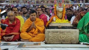 धोती पहन महाकाल के दरबार पहुंचे नितिन नबीन, 2 घंटे बैठकर देखी बाबा की आरती