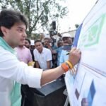 केंद्रीय मंत्री सिंधिया ने राज्य के मंत्रिगणों के साथ मल्टीलेवल कार पार्किंग का किया निरीक्षण