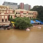 बिहार के 8 जिलों में बाढ़ का अलर्ट, पटना के शहरी इलाकों में घुसा पानी
