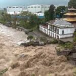 नेपाल में भारी बारिश और तूफान से तबाही, बाढ़-लैंडस्लाइड में 21 की मौत