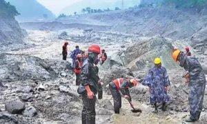 नेपाल में तबाही के 8 दिन बाद भी मलबे से निकल रहे शव, मौतों का आंकड़ा 1127 पहुंचा