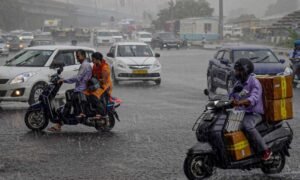 MP Weather: जबलपुर समेत 22 जिलों में आज भारी बारिश, स्ट्रॉन्ग सिस्टम एक्टिव; सतना में स्कूल-कॉलेज बंद