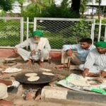 चंडीगढ़-मोहाली बॉर्डर पर किसानों के मोर्चे में पहुंचे गायक रेशम अनमोल, लंगर सेवा में लिया हिस्सा