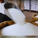 चीनी के दाम में 4% तक गिरावट, ग्राहकों को राहत; फिर भी पिछले महीने से 27% महंगी