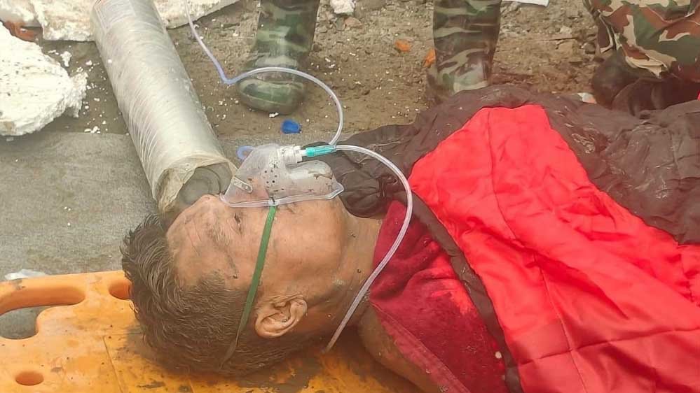 नेपाल में तबाही के 9 दिन बाद सुरंग से आई आवाज, रेस्क्यू टीम ने 2 लोगों को जिंदा निकाला
