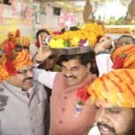 CM डॉ. यादव ने बरखेड़ी के राधा-कृष्ण मंदिर में की पूजा, सिर पर लड्डू गोपाल को लेकर पहुंचे मंदिर
