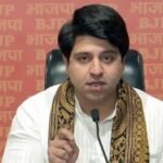हिजाब विवाद में कांग्रेस पर बरसे पूनावाला, बोले- अपने ही वोटबैंक को ठोक दिया