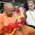 गोरक्षपीठ में सीएम योगी ने मनाया गोपाल का प्राकट्योत्सव