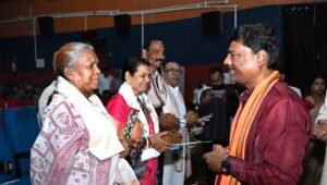 मुख्यमंत्री शिक्षा गौरव अलंकरण समारोह- वन मंत्री केदार कश्यप ने सेवानिवृत्त शिक्षकों और शिक्षा दूतों को किया सम्मानित