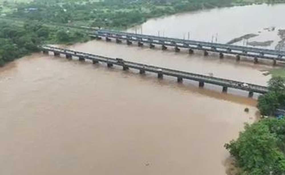 जबलपुर में नर्मदा का रौद्र रूप, 10 फीट बढ़ा जलस्तर; रेलवे ने 109 कर्मचारियों को किया तैनात