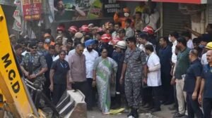 बिल्डिंग हादसे के घायलों को CM रेखा गुप्ता का बड़ा ऐलान, मिलेगा ₹5 लाख मुआवजा