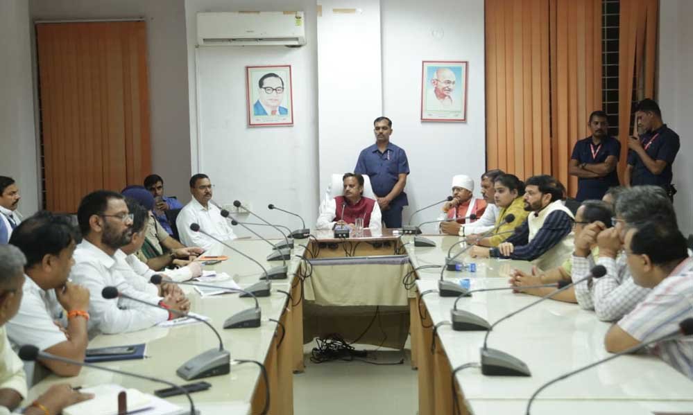 लापरवाही करने वालों पर होगी कड़ी कार्रवाई : उप मुख्यमंत्री शुक्ल