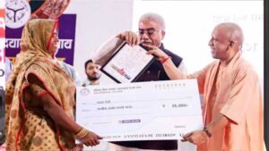 योगी सरकार की नीतियों से यूपी का वस्त्र उद्योग नई ऊंचाइयों पर: राकेश सचान