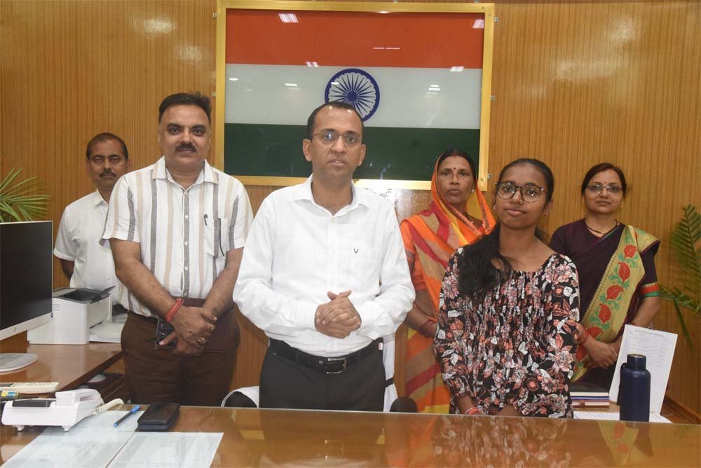 मुख्यमंत्री  विष्णु देव साय की संवेदनशील पहल से पूजा के डॉक्टर बनने के सपने को मिला संबल