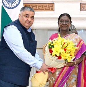 मुख्यमंत्री  विष्णु देव साय के निमंत्रण पर राष्ट्रपति ने स्वीकार किया बस्तर दशहरा के मुरिया दरबार में शामिल होने का आमंत्रण