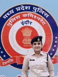 सतर्कता, साहस और संवेदनशीलता की मिसाल बनी महिला पुलिसकर्मी