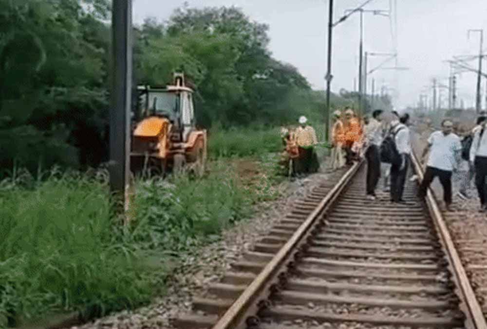 अमृतसर-दिल्ली रूट पर 10 ट्रेनें रद्द, 6 के रूट बदले