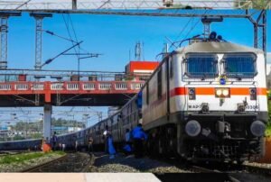 दिवाली-दशहरा पर रेलवे की बड़ी सौगात! 102 फेरे चलेंगी स्पेशल ट्रेनें, आज से बुकिंग शुरू