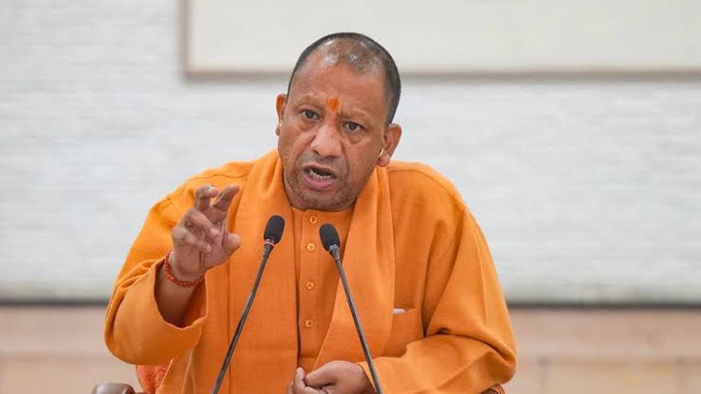 नोएडा के ₹4,000 करोड़ जमीन घोटाले में बड़ा एक्शन, PCS अधिकारी बर्खास्त
