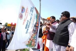 मुख्यमंत्री डॉ. यादव ने महाकाल लोक से पीएम ई-बस सेवा एवं उज्जैन दर्शन सेवा का किया शुभारंभ