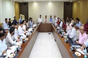 उप मुख्यमंत्री  शुक्ल ने ‘सेवा सेतु अभियान–सरकार आपके द्वार’ की तैयारियों की समीक्षा की