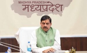 मुख्यमंत्री डॉ. यादव के निर्देश पर हुए 3 अधिकारी निलंबित, 1 को किया मुख्यालय अटैच