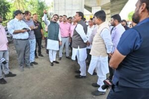 बैरागढ़ एलिवेटेड ब्रिज का निर्माण मार्च 2027 तक हर हाल में करें पूर्ण : लोक निर्माण मंत्री  सिंह