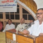 वधेश द्विवेदी को पत्रकारों ने श्रद्धा सुमन अर्पित किए