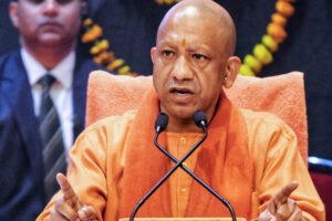 आधुनिक शिक्षा और नवाचार से नई पीढ़ी का भविष्य गढ़ रहे शिक्षक : मुख्यमंत्री योगी आदित्यनाथ