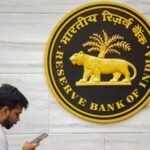 कच्चा तेल बढ़ा तो RBI बढ़ा सकता है रेपो रेट, 5.25% से 5.50% होने की संभावना