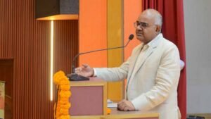 राजस्व, पंचायती राज, आयकर और रक्षा सेवाओं के अनुभवी अब संभालेंगे यूपी की मंडियों की कमान