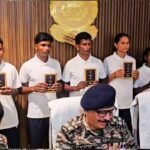 बस्तर में नक्सलवाद को झटका, 35 लाख के इनामी 6 नक्सलियों ने किया आत्मसमर्पण