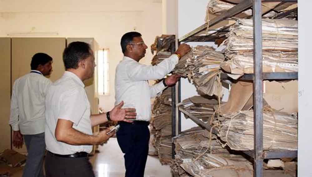 परिवहन सचिव ने किया सीहोर जिला परिवहन कार्यालय का निरीक्षण, नागरिकों को त्वरित और बेहतर सेवाएं देने के दिये निर्देश