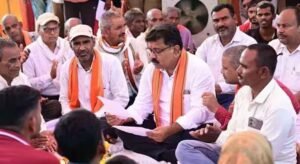 सड़क की गुणवत्ता पर भड़के डिप्टी CM, बोले- उखाड़कर दोबारा बनाओ, अधिकारियों को सख्त निर्देश