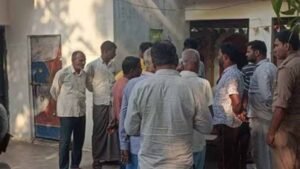 शाहजहांपुर में डबल मर्डर, मंदिर में दो साधुओं को जिंदा जलाने का आरोप