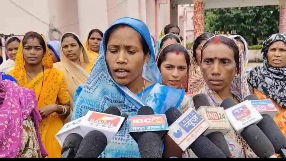 डिंडौरी: गरीबों का आशियाना छीना! PM आवास सर्वे में बड़ा फर्जीवाड़ा